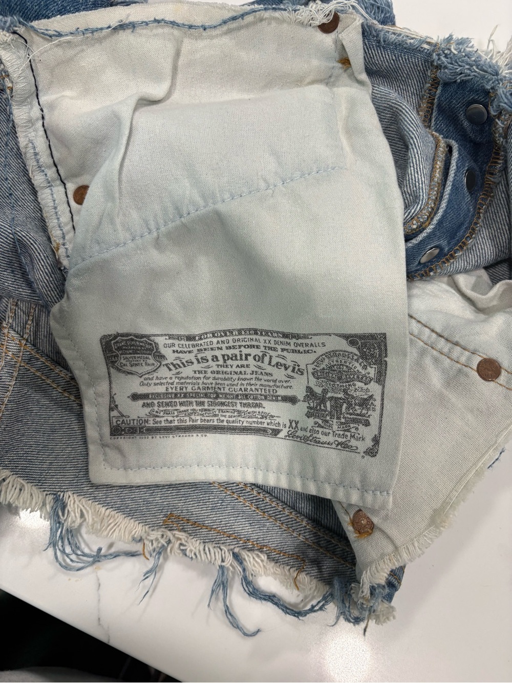 Vintage Levi’s 501 Cutoff Shorts 34/12 Button Fly Light Wash USA 80s 90s Raw Hem - Picture 9 of 9